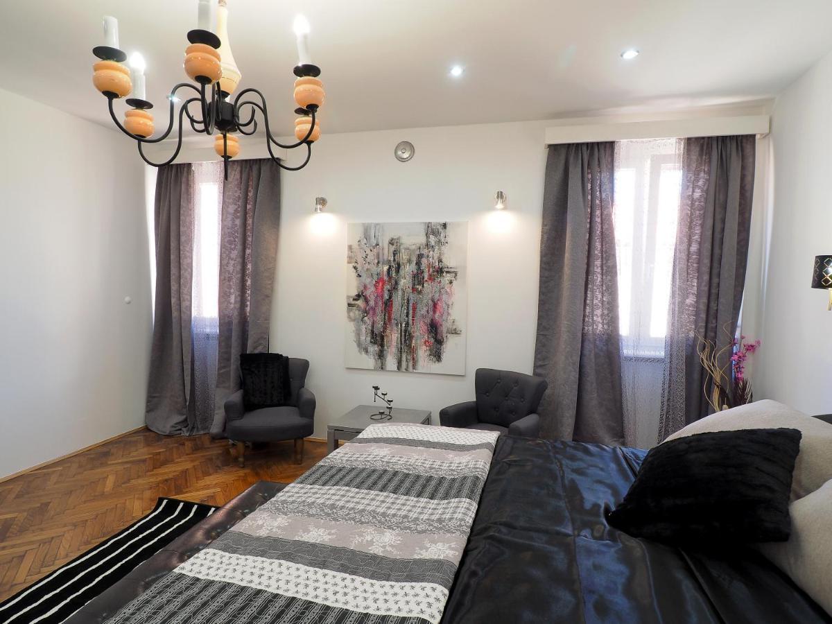 Deluxe Zoya Centar Apartment พูลา ห้อง รูปภาพ