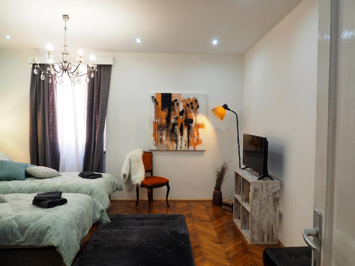 Deluxe Zoya Centar Apartment พูลา ห้อง รูปภาพ